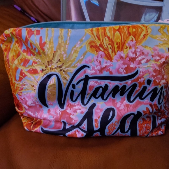 Two beach bags. - Picture 3 of 3